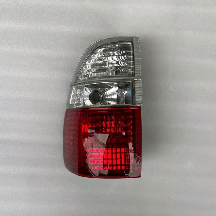 STOPLAMP KIRI ISUZU PANTHER KAPSUL 2001 - 2004 LAMPU BELAKANG PANTHER KAPSUL MERAH PUTIH