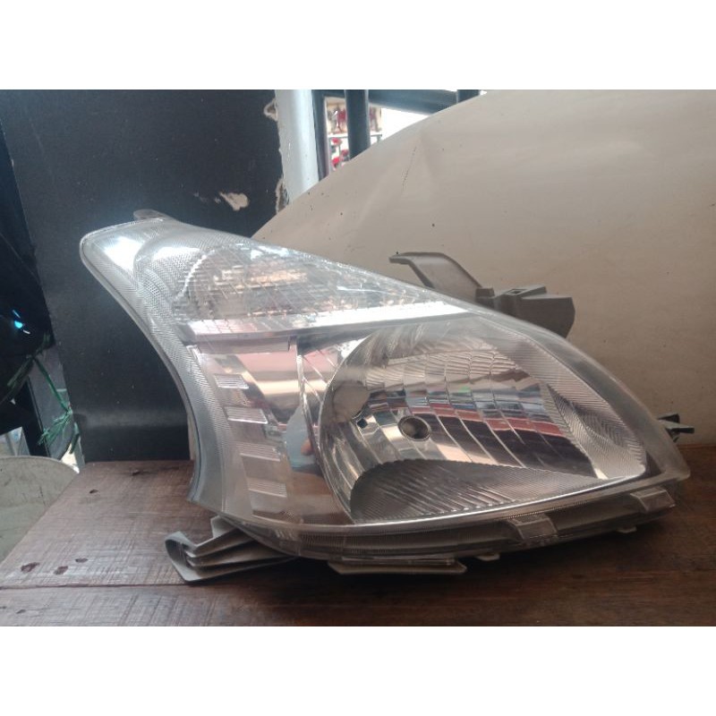 Headlamp/Lampu Depan Avanza 2012-2014