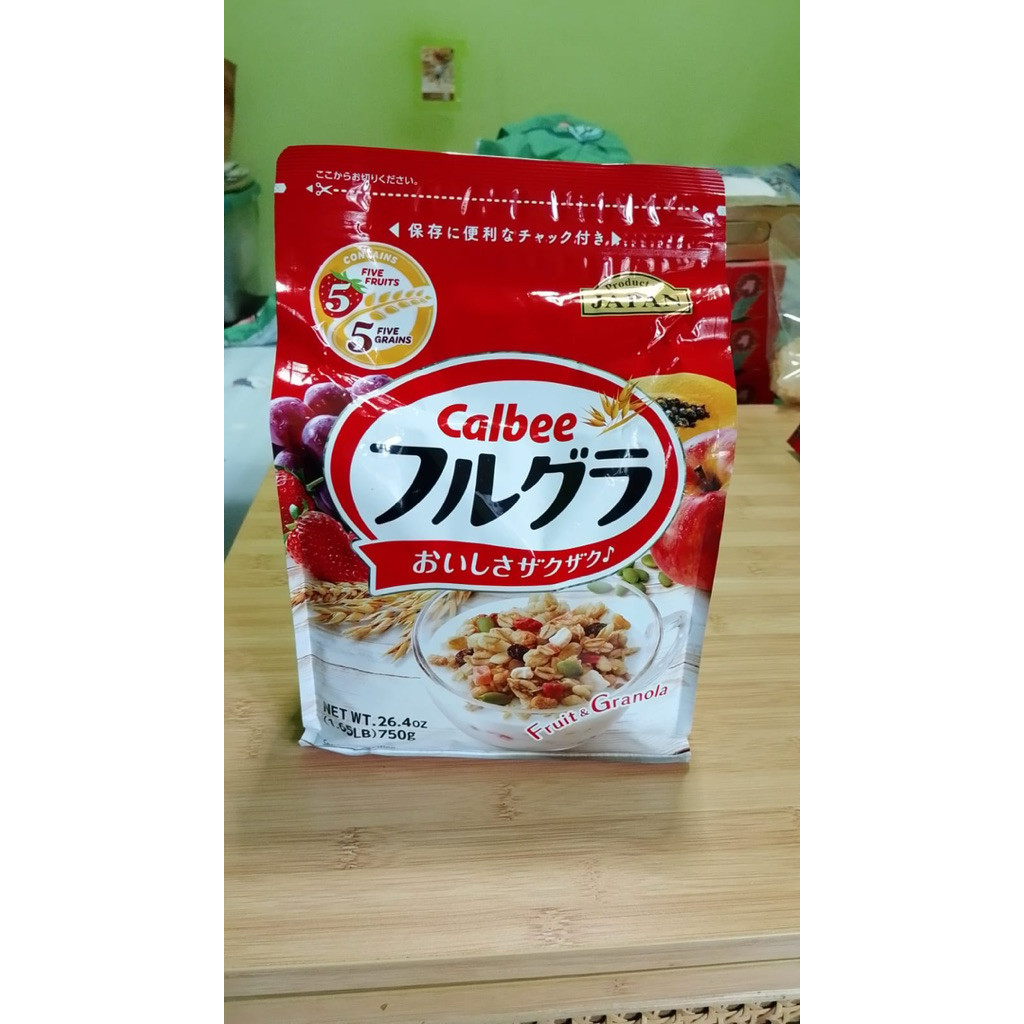 

Calbee Granola Cereal Japan 750 gr