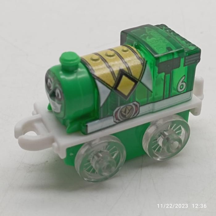 MAINAN... Thomas and Friends Minis Power Ranger Percy as Green Ranger #29 Loose
