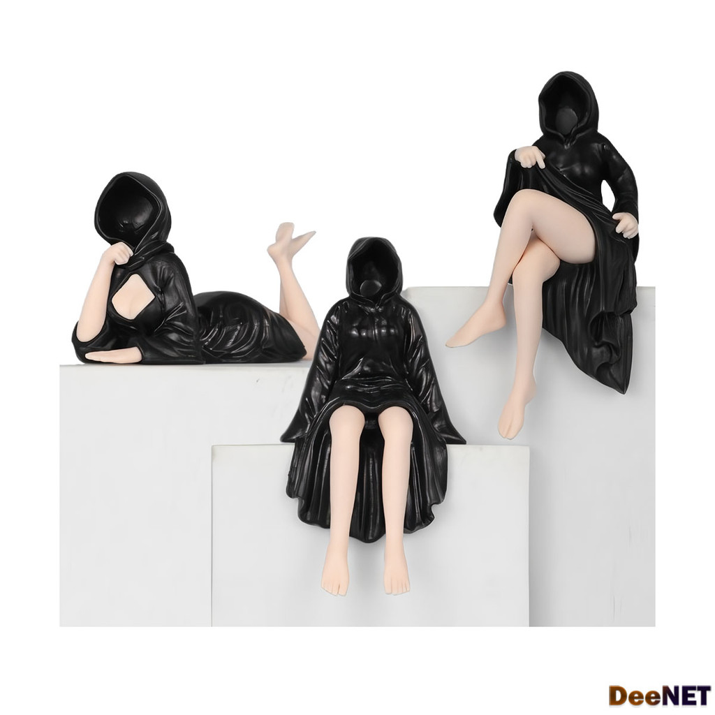 Mysterious Gothic Black Robe Queen Action Figure PVC