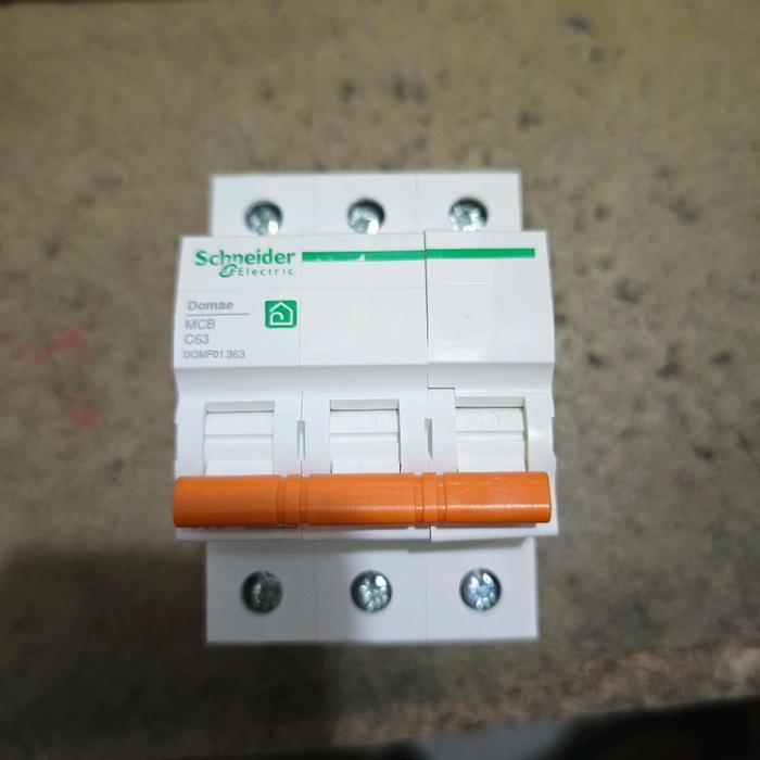 MCB SCHNEIDER C63/3 PHASE 63A