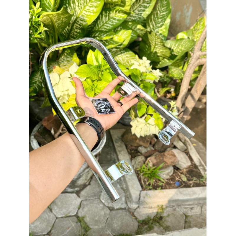 [CHROME] BEHEL PEGANGAN JOK BELAKANG / HANDLE SEAT YAMAHA VEGA LAMA VEGA R ASLI ORIGINAL / BEHEL VEG