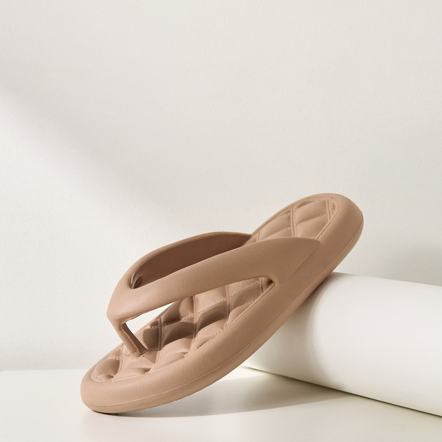 Max Fashions Sandal Wanita Quilted Thong Slippers - Brown