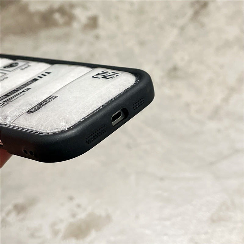 CDG PLAY comme des garcons graffiti label hard shell Down jacket Phone Case Suitable for IPhone16 16