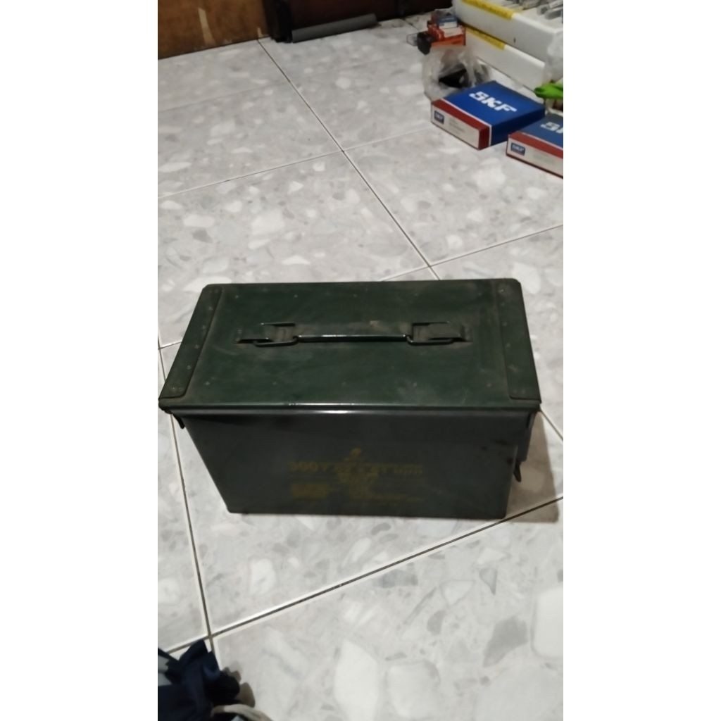 BOX KOTAK BESI BEKAS PELURU PINDAD