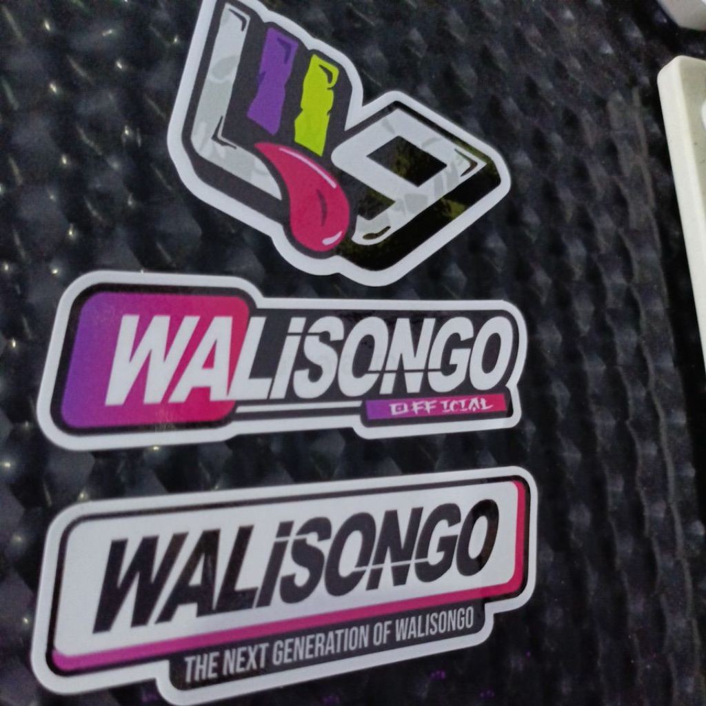 STIKER W9 WALISONGO STIKER MOTOR HELM