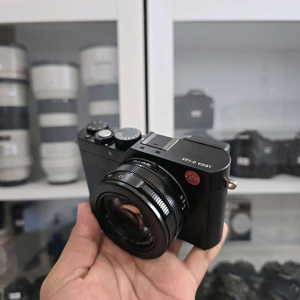 LEICA D-LUX TYPE 109 HITAM GOOD CONDITION (SN 3905)