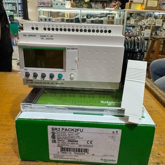 SCHNEIDER SR3PACK2FU PLC PAKET ZELIO