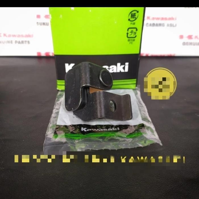 Termurah Breket braket dudukan perut knalpot ninja r ss 150 original