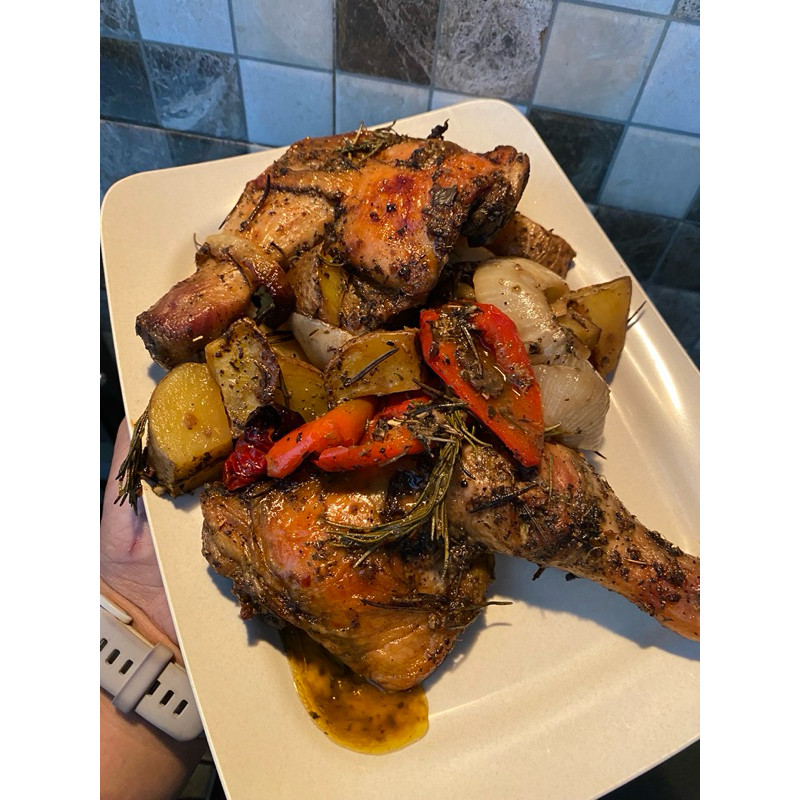 

Ayam Panggang Rosemary (Paha) 500gr + Kentang & Sambal Matah – Siap Saji Lezat!