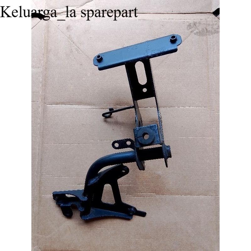 breket dudukan tameng depan/dudukan ecu Vario 125/150 LED OLD 2015/2017 original second