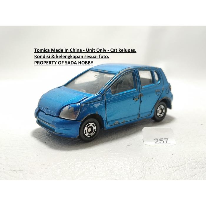 DCT... Tomica No 110 Toyota Vitz Yaris Biru Unit Only