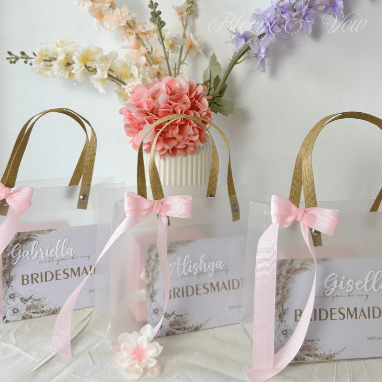 

Tas Bridesmaid (Custom Nama + Pita + Kartu Ucapan) — Ulang Tahun / Gift Bag - SET B Landscape