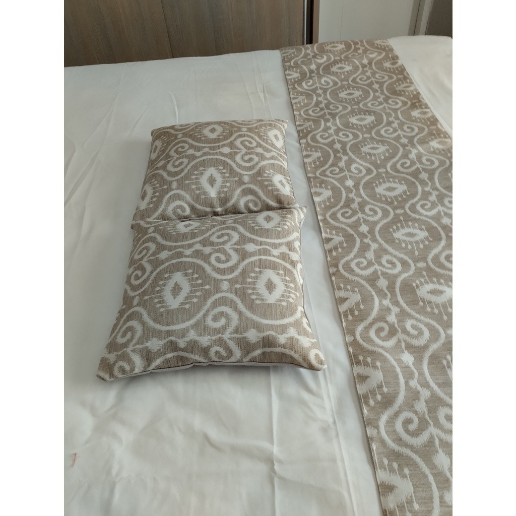 Bed Runner Premium Warna Gold Set + 2 Sarung Bantal