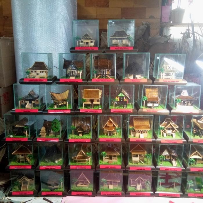 miniatur rumah adat indonesia 34 provinsi 1109