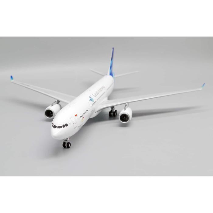 Diecast Miniatur Pesawat JC Wings 1:200 Garuda Indonesia Airbus A330-300 PK-GHA LH2271