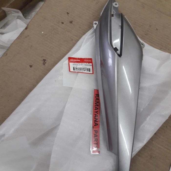 Cover Body Kanan Silver CS1 64430KWC900DSM