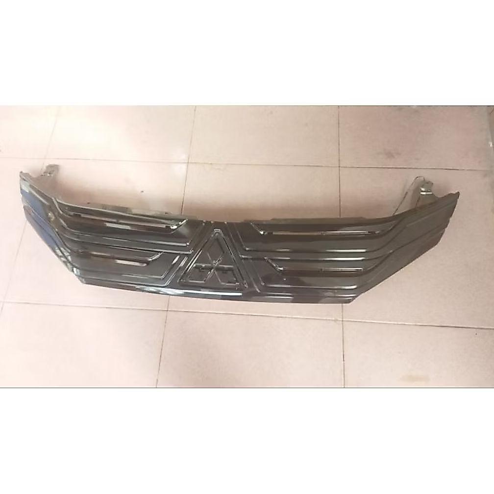 GRILL XPANDER SPORTY BLACK GLOSY