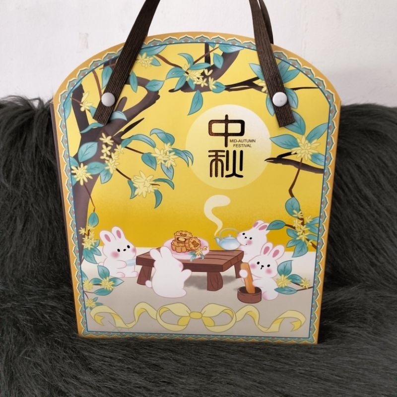 

BOX MOONCAKE LOTUS 8 / BOX KUE BULAN MOTIF (22,3 × 27,5 × 6 cm) QUALITAS PREMIUM