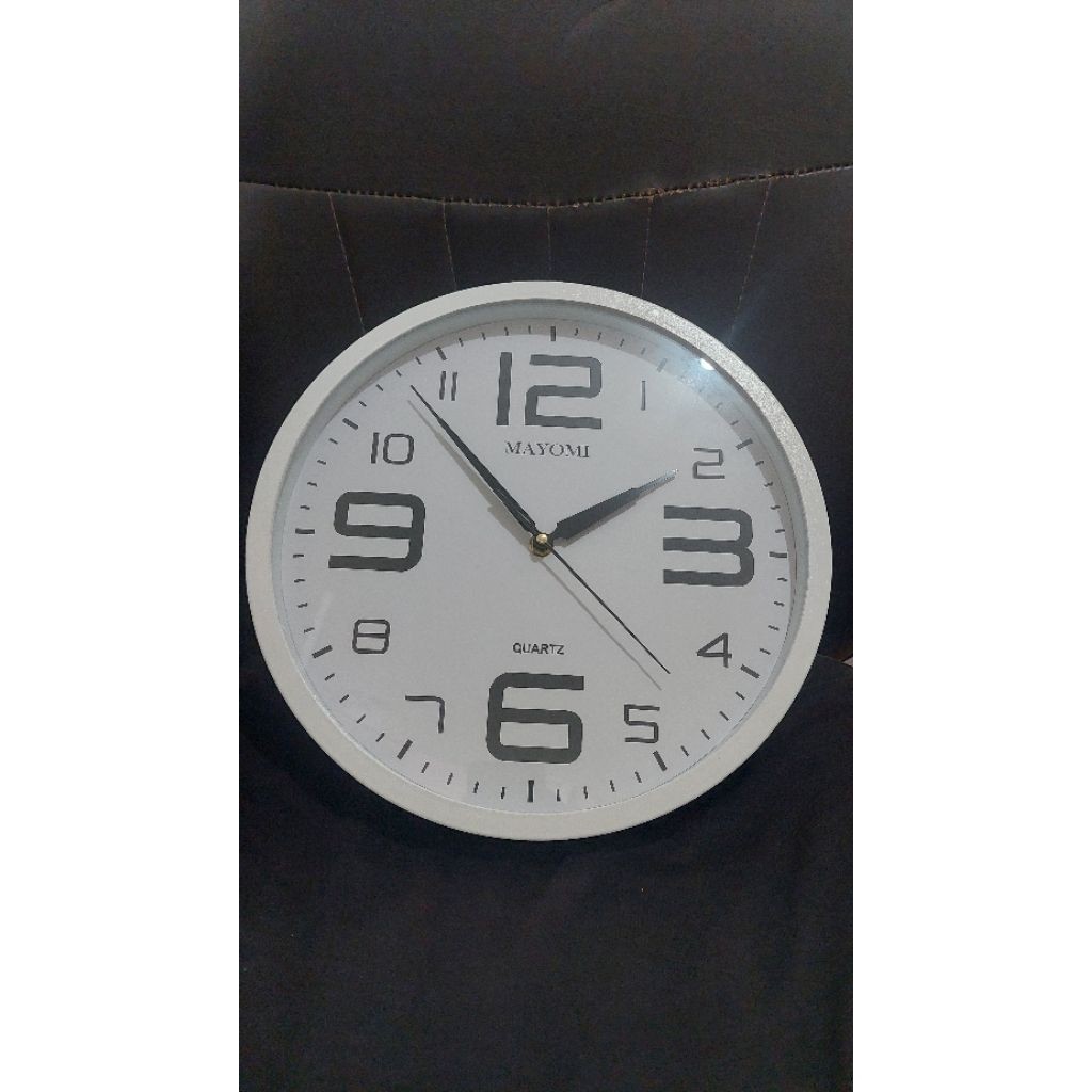 SurabayaTerang - Jam Dinding 973 Jumbo Minimalis Estetik Aesthetic Jam Tembok Kekinian Diameter 31 c