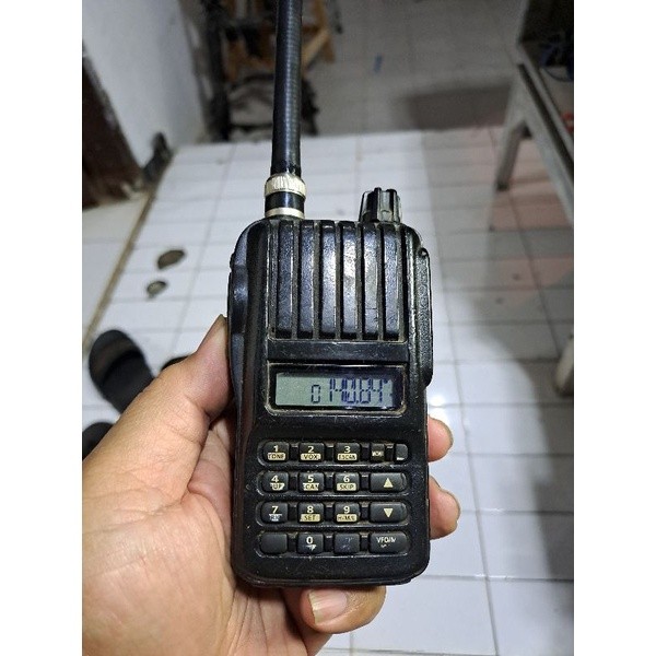 HT icom V80 Original Bekas Komplit Ht Icom Ic V80 Asli di jamin pt eliMurah