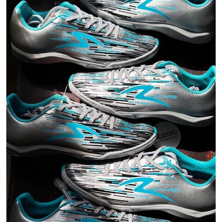 Sepatu Futsal Specs Lightspeed Reborn IN Silver/Black/Aqua Specs LS Reborn
