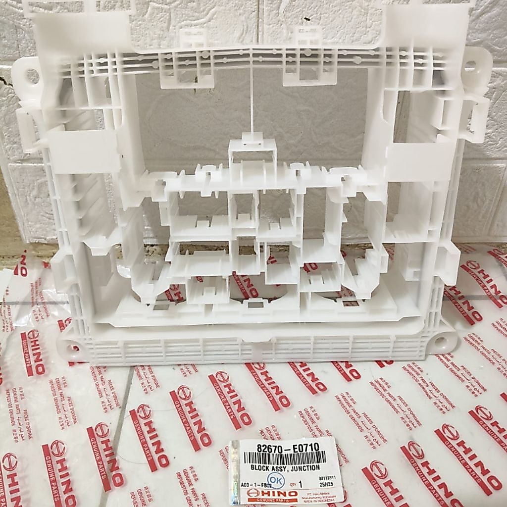 KOTAK SIKRING HINO 500 RUMAH BOX SIKRING HINO 500 ASLI 82670-E0710
