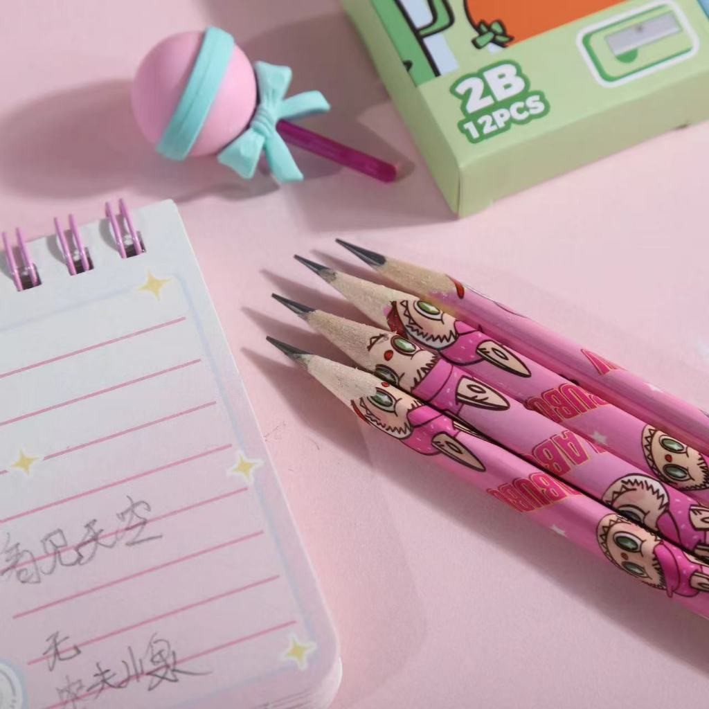 

-JOJU- 1 LUSIN PENSIL HB MOTIF LABUBU THE KAWAII DOLL KEMASAN BOX