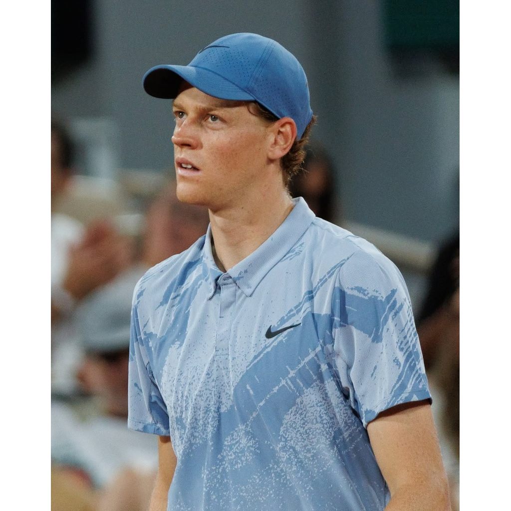 Nike Court Tennis Men Dri-Fit ADV Slam Polo Shirt Jannik Sinner Roland Garros 2026 Pakaian Tennis Pr
