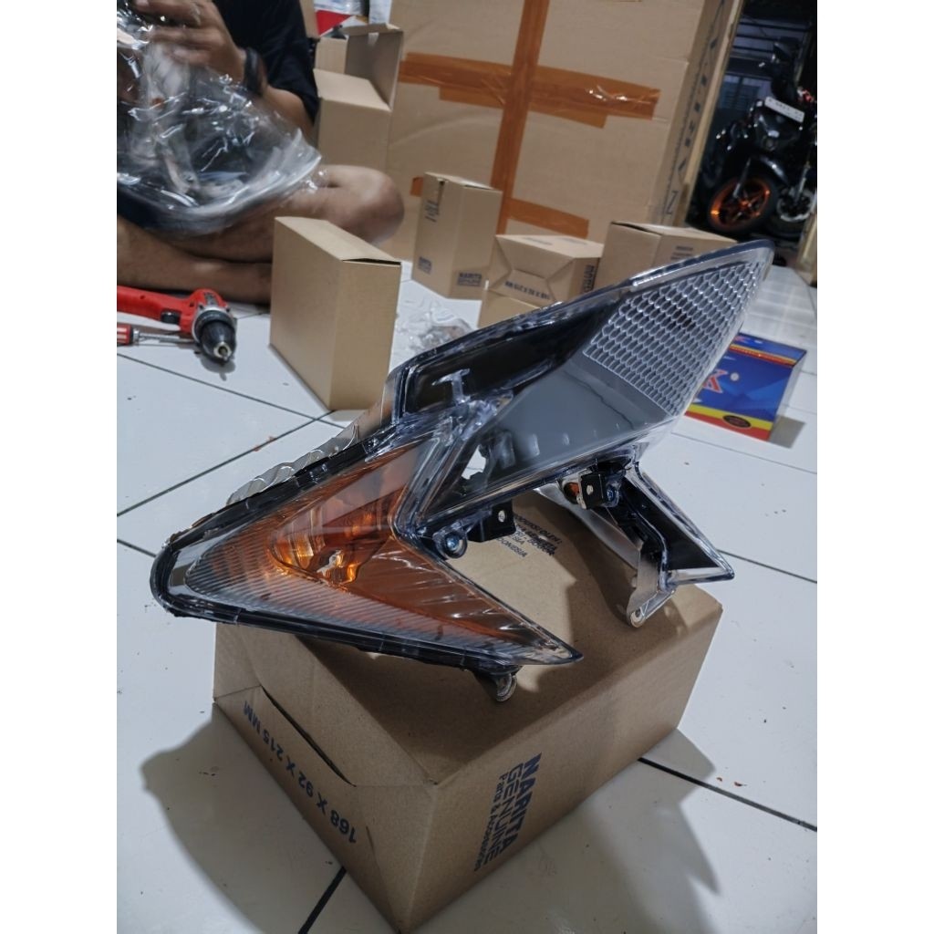 lampu stop vario 125 tecno custom hitam orange