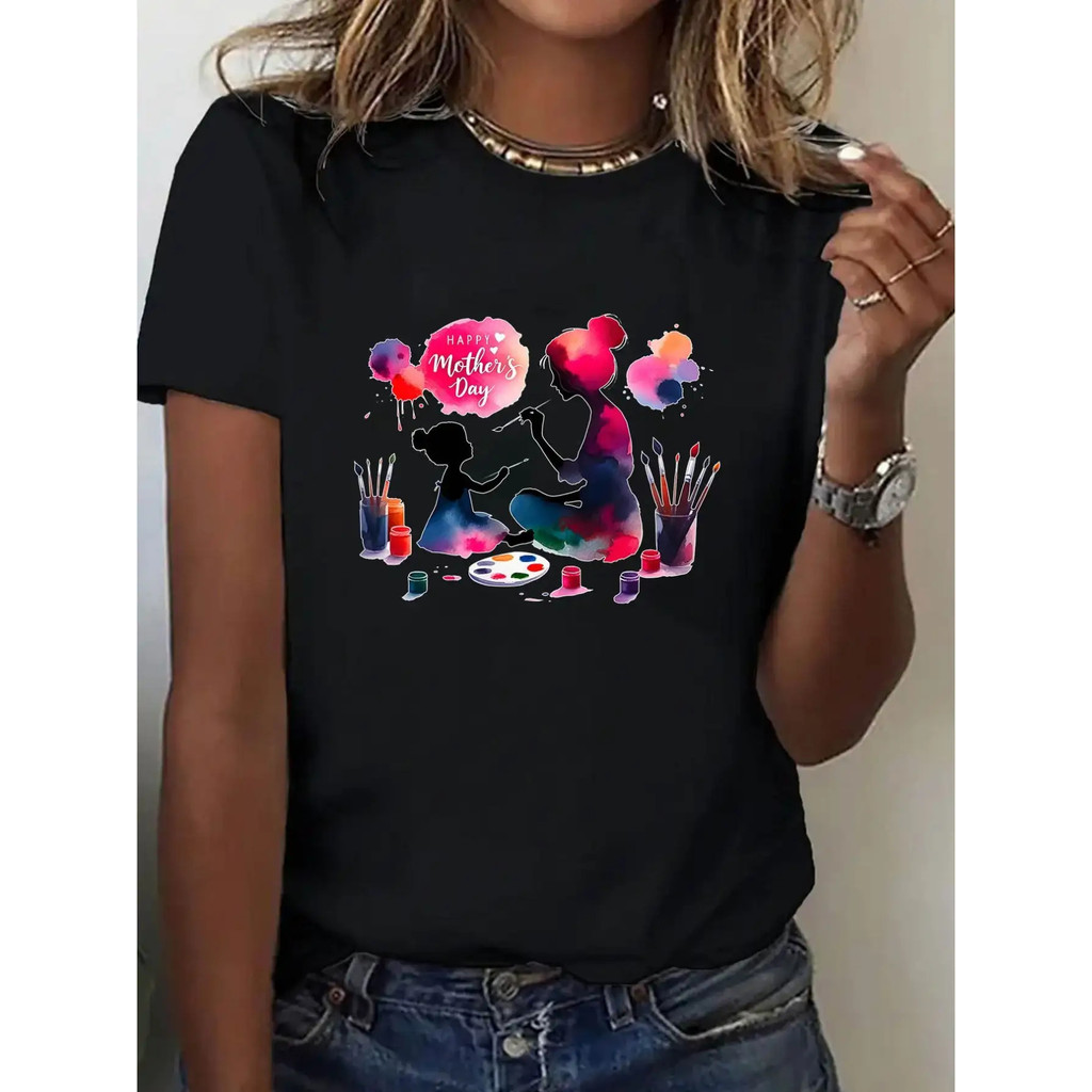Kaos Santai Wanita - Desain Hari Ibu dengan Alat Pembersih Berwarna, Tema Pink & Ungu, Lengan Pendek