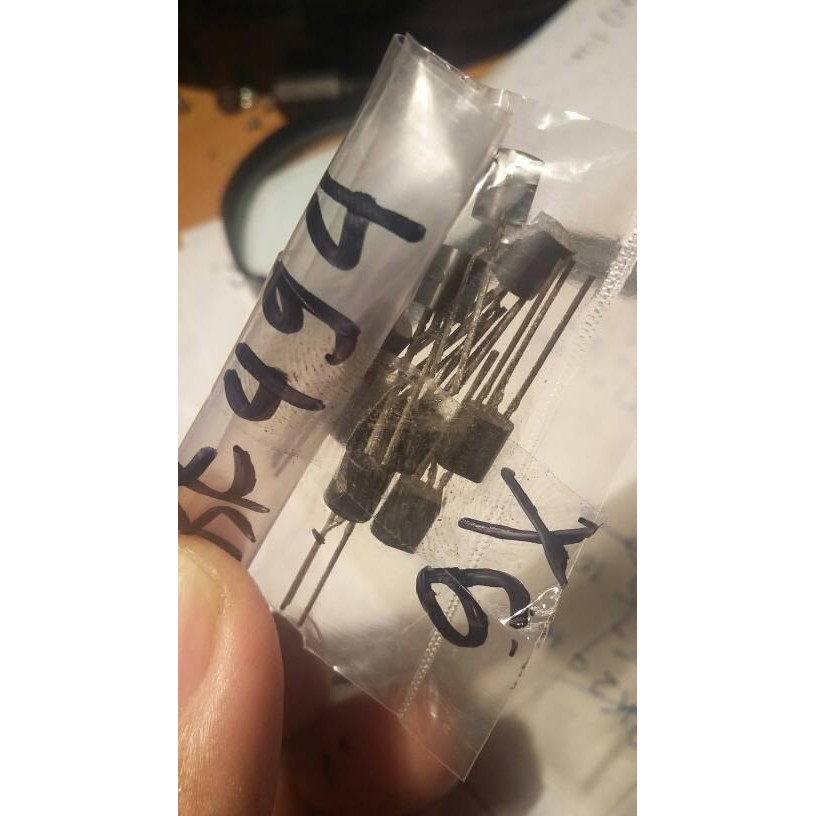 LEW99 Transistor BF494 B F494 BF 494 Philips Nos dan original