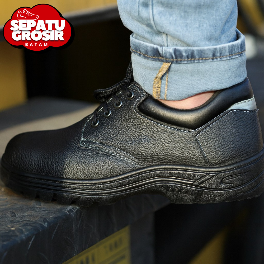 Sepatu Grosir Batam SF001 Sepatu Safety Shoes Low Cut Hitam Batam Bahan Kulit