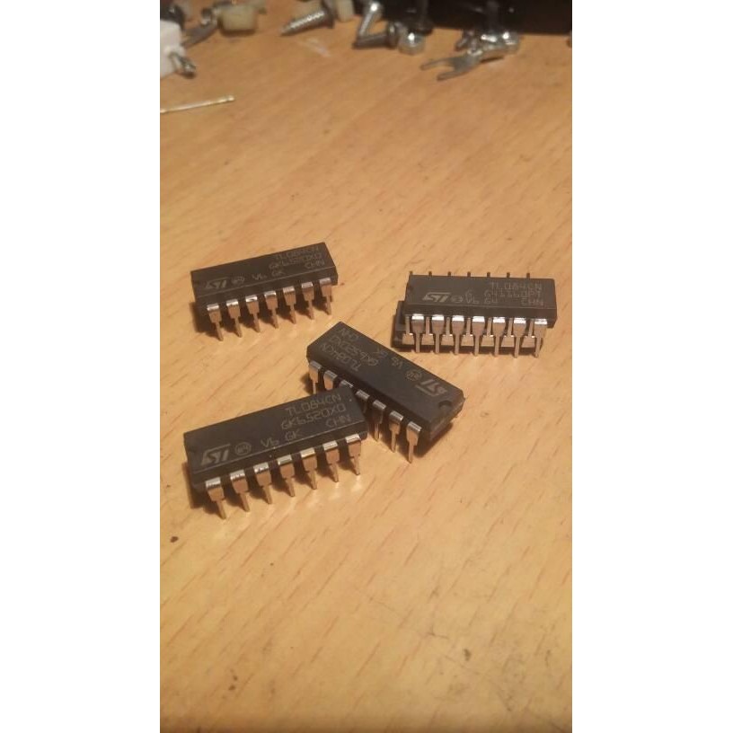 LEW99 IC TL074 TL 074 Merk ST