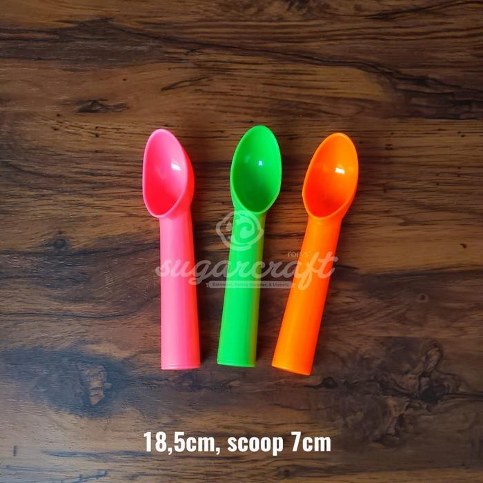 Scoop ice cream plastik sendok ice cream - Hijau