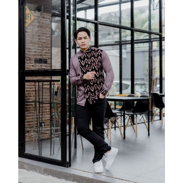 W Store - Kemeja Batik Pria  (Dusty Purple)