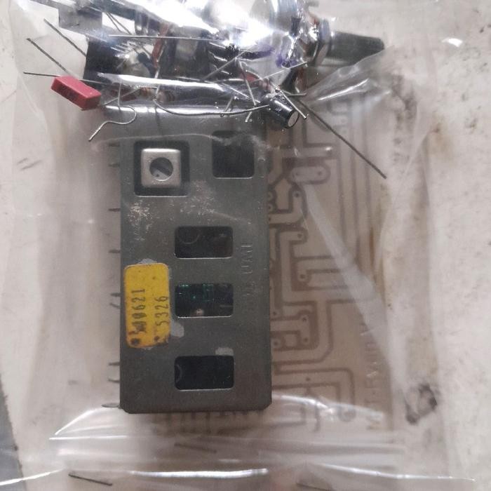LEW99 Kit Radio FM Tuner 71-109 mhz - Untuk Praktek Skolah alias belum dirakit