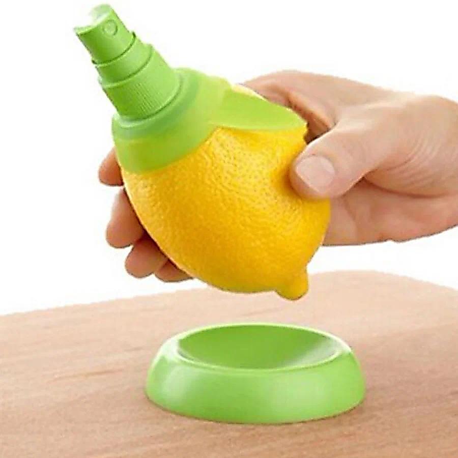 Manual fruit juice spray creative lemon juice kiten gadget fruit and vegetable tools