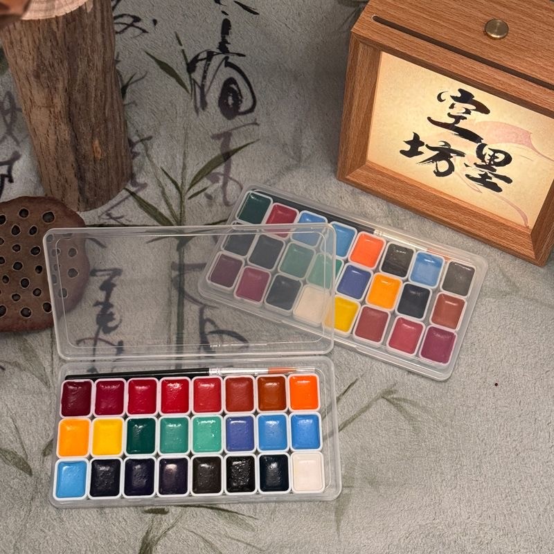 

The 24-color traditional Chinese painting pigments for Nail art or beginners in ink wash painting and landscape painting