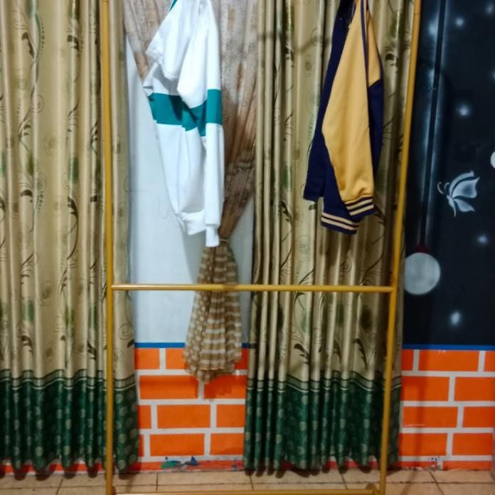 

hanger bajupalang 2tinggi 198cmt - goold