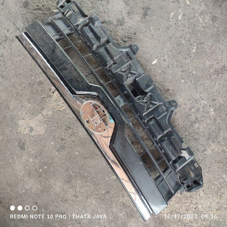 Grill grille radiator toyota voxy 2016 2017 2018 2019 2020