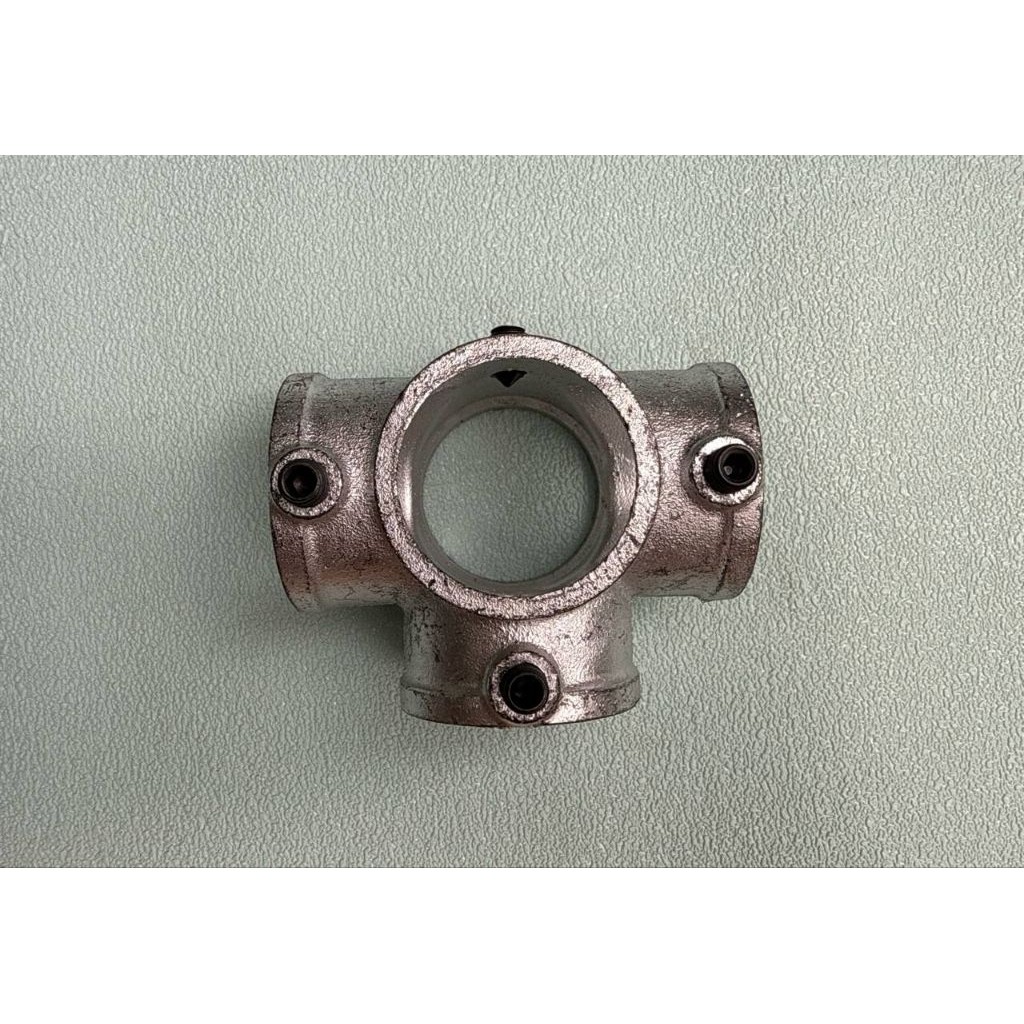 Tee Besi Galvanis 2 Inch Reducer Tees Besi 2inch T Sambungan Pipa Besi 2 Inch Tee Cabang 5 Way (UNTU