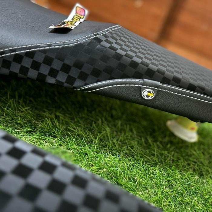 PROMO 50% ￼Kulit Jok Arvi Signature Jahitan Double Seat Model PCX copy arvi - Vario125/150, Benang p