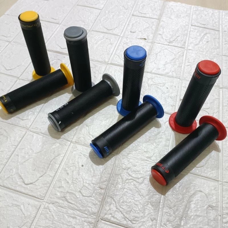 grip motor / handgrip variasi / karet stang bulu / model bulu lembut dan empuk untuk semua motor