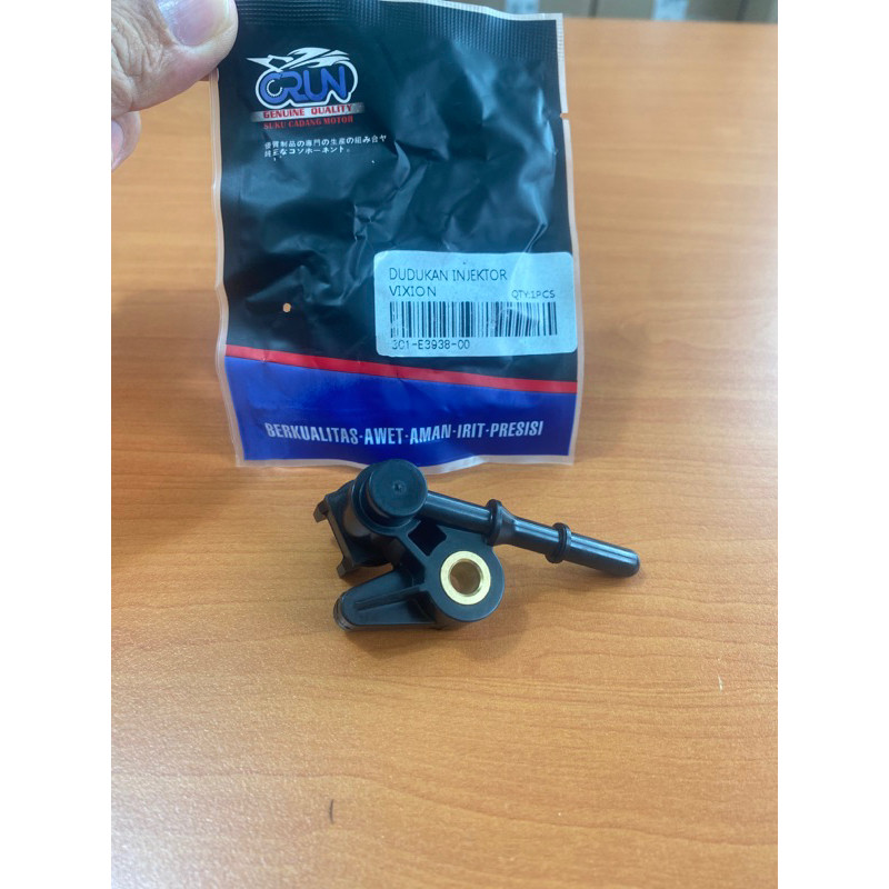 CRUN Dudukan Injektor Vixion Old 3C1  Cangklong Injektor Vixion New  Asli