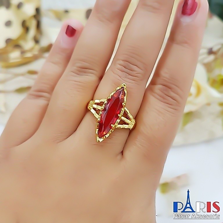 Cincin Pria Dan Wanita Batu Merah Delima Lonjong Cangkang Emas 24K