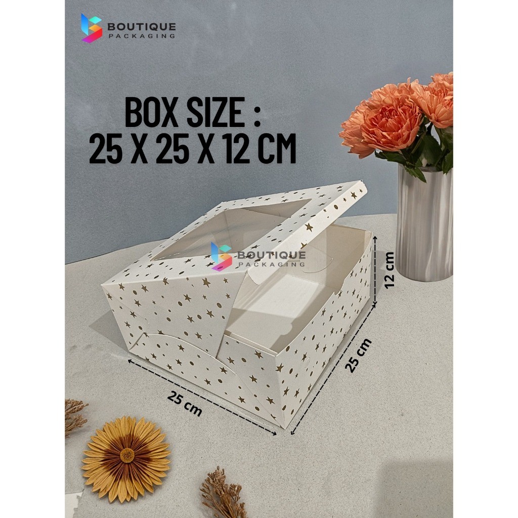 

Fuji Box Dus kotak ivory polkadot bintang 25 cm x 25 cm x 12 cm putih ivory premium jendela ( 10 pcs )