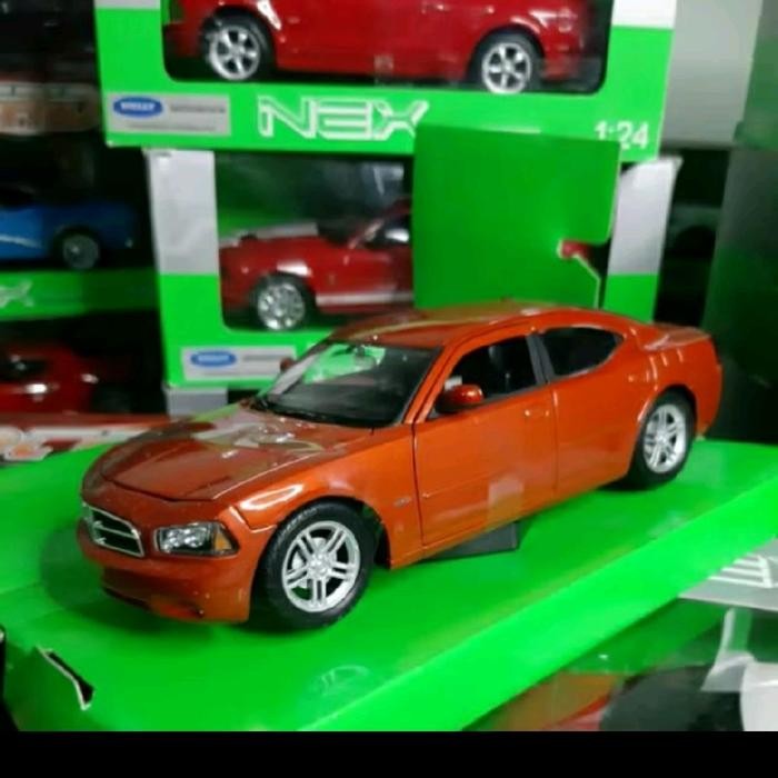 Diecast Welly Skala 1:24 Dodge Charger R/T Baru Bukan Bekas Komplit ANS99