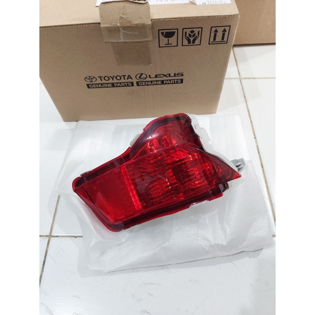 lampu reflektor mata kucing bumper bemper belakang toyota yaris lele 2014 2015 2016 2017 ori